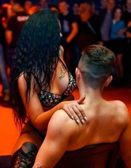 Striptiz z dojazdem Lena Beskidy